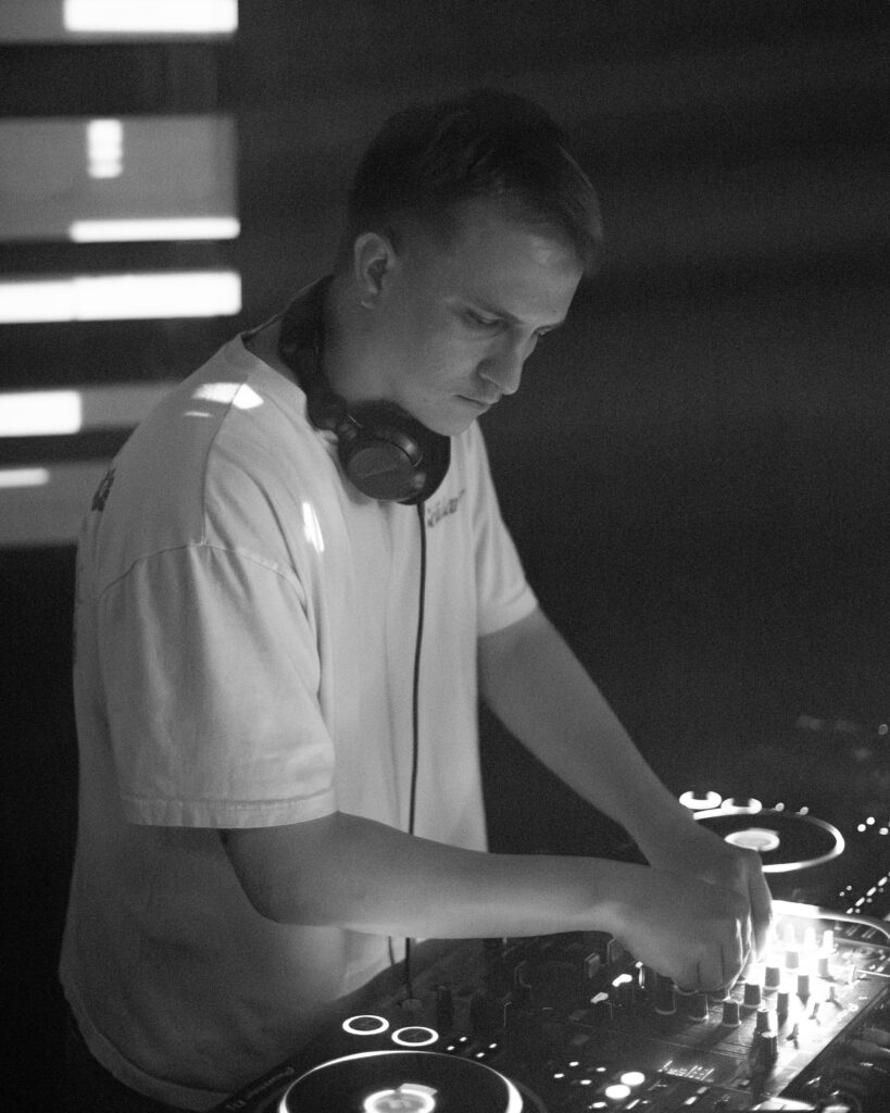 Peatón at Bass Arcade